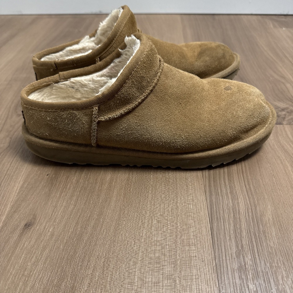 UGG Women's Brown Slip-On‎ Shearling Suede Slippers Size 6